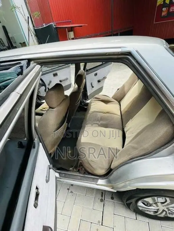 Nissan Sunny HB12 1989
