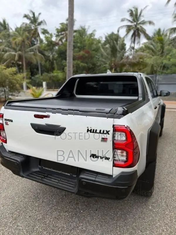 Toyota Hilux GR Sport 2025