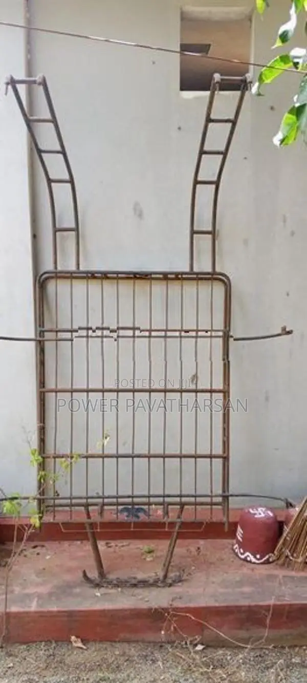Three Wheel Hood Rack