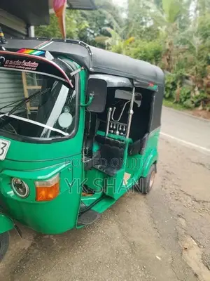 Bajaj RE Three Wheeler 2016