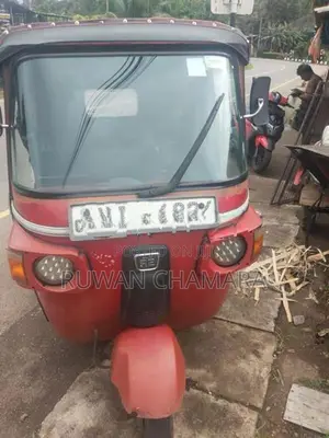 Bajaj RE 2011