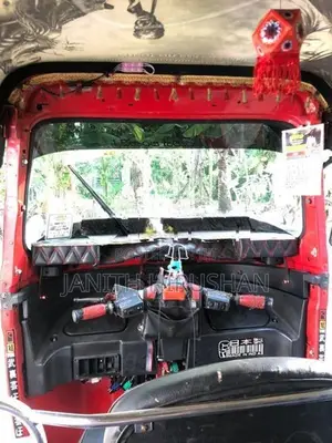 Bajaj RE 2016