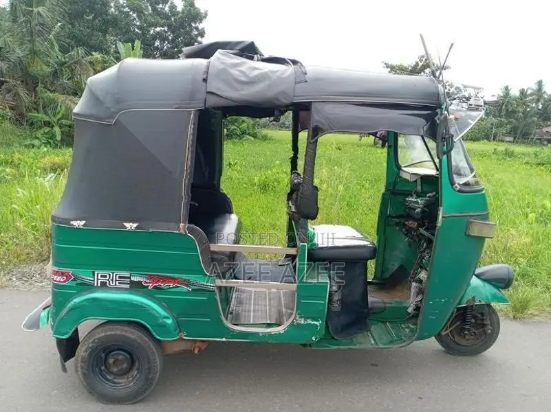 Bajaj RE 2000