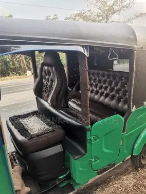 Bajaj RE 2025