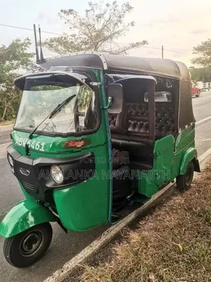 Bajaj RE 2025