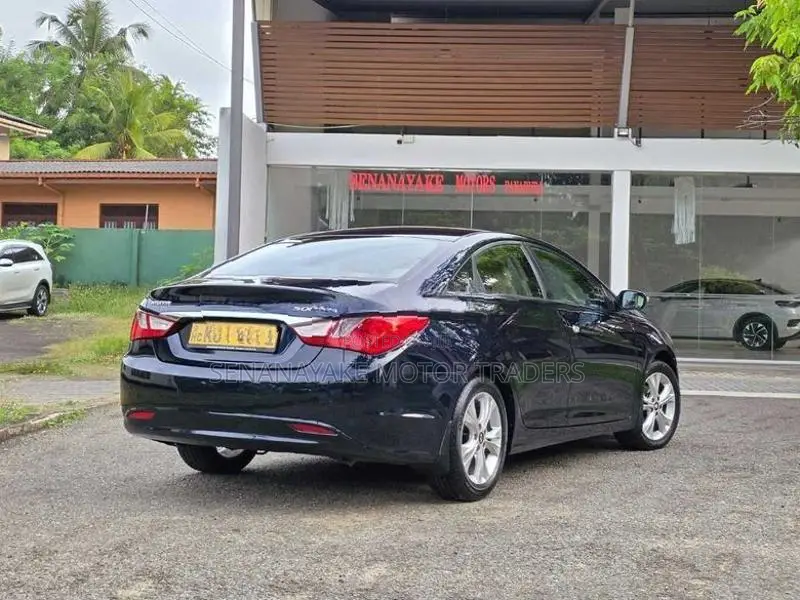 Hyundai Sonata 2011