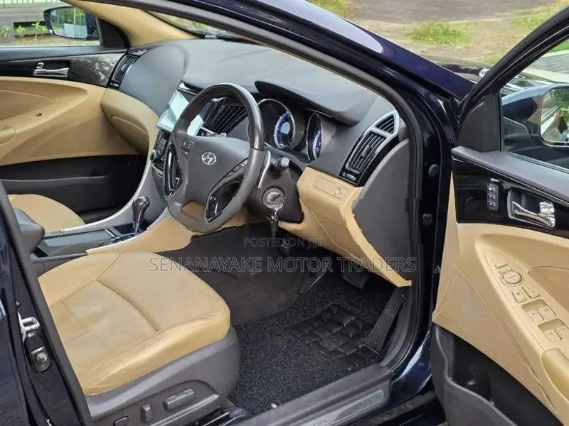 Hyundai Sonata 2011