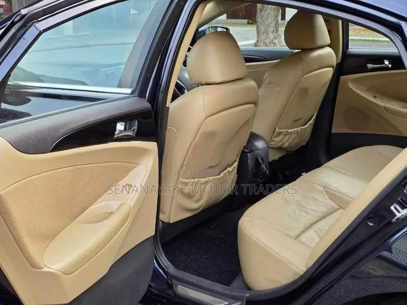 Hyundai Sonata 2011