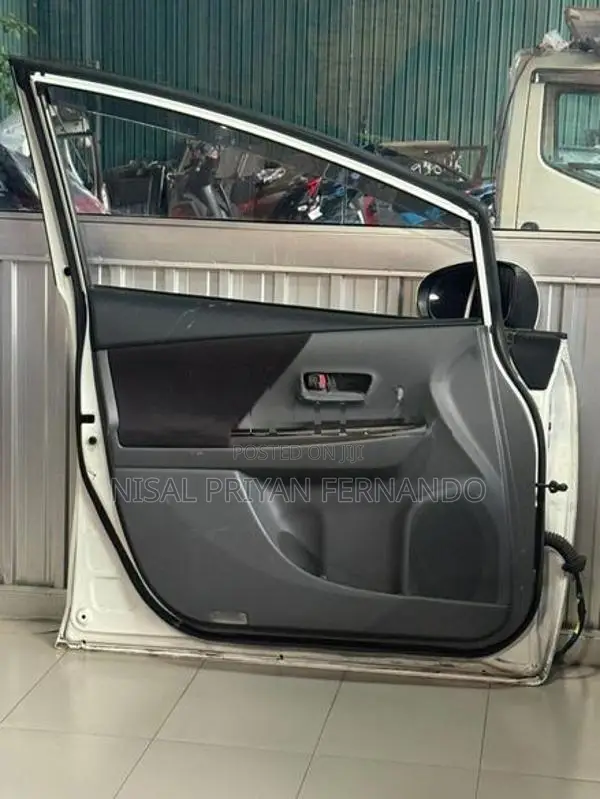 Suzuki Grand Vitara 2007 Front Door Panel ( Only )