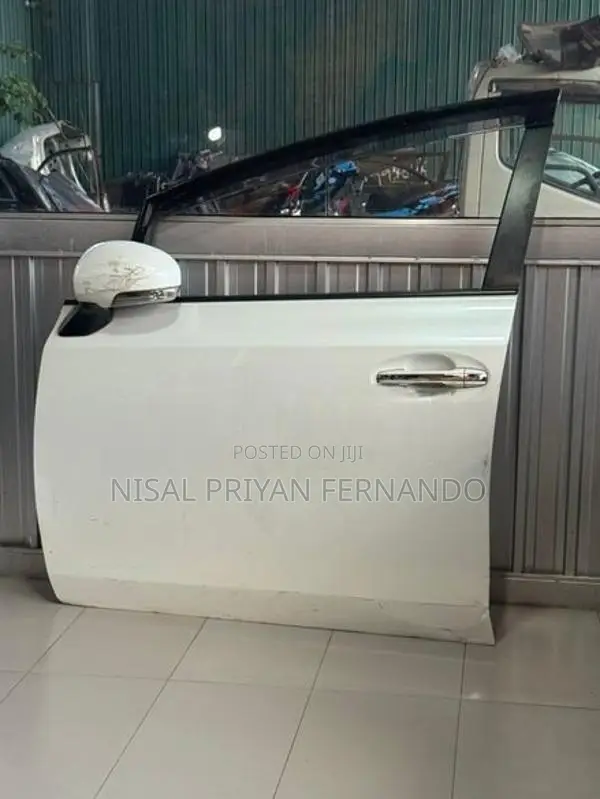Toyota Prius 30 Front Door Panel ( Only )