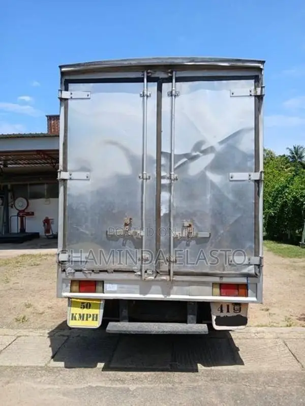 Isuzu Elf 1986