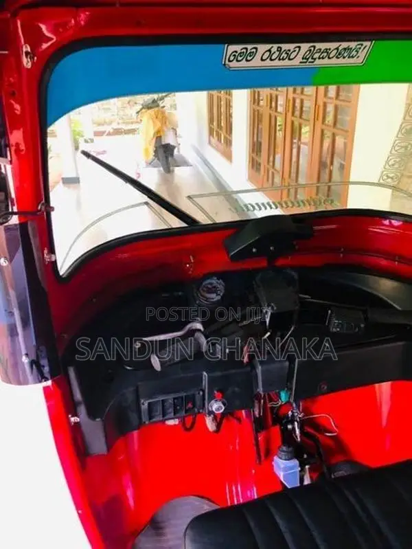 Bajaj RE AAH-2997 2013