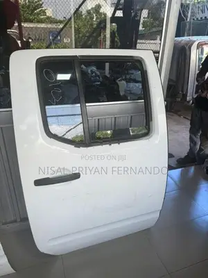 Nissan Navara D-40 Rear Door Panel