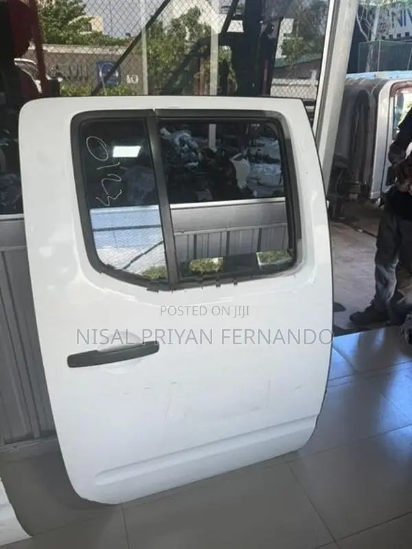 Nissan Navara D-40 Rear Door Panel