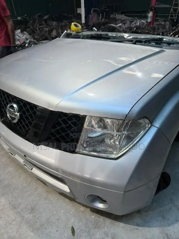 Nissan Navara D-40 Fender