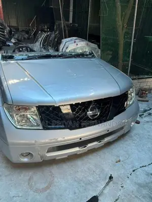 Nissan Navara D-40 Fender