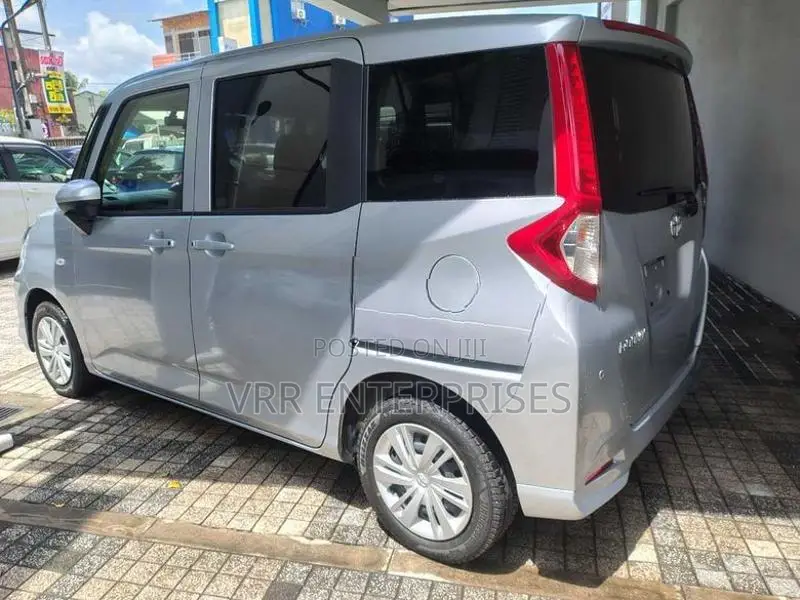 Toyota Roomy 2023