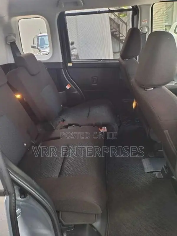 Toyota Roomy 2023