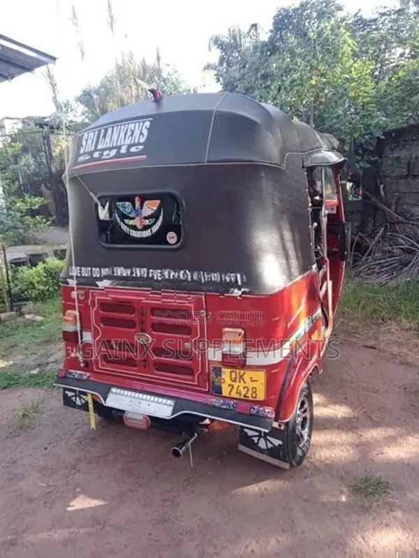 Bajaj RE 2011
