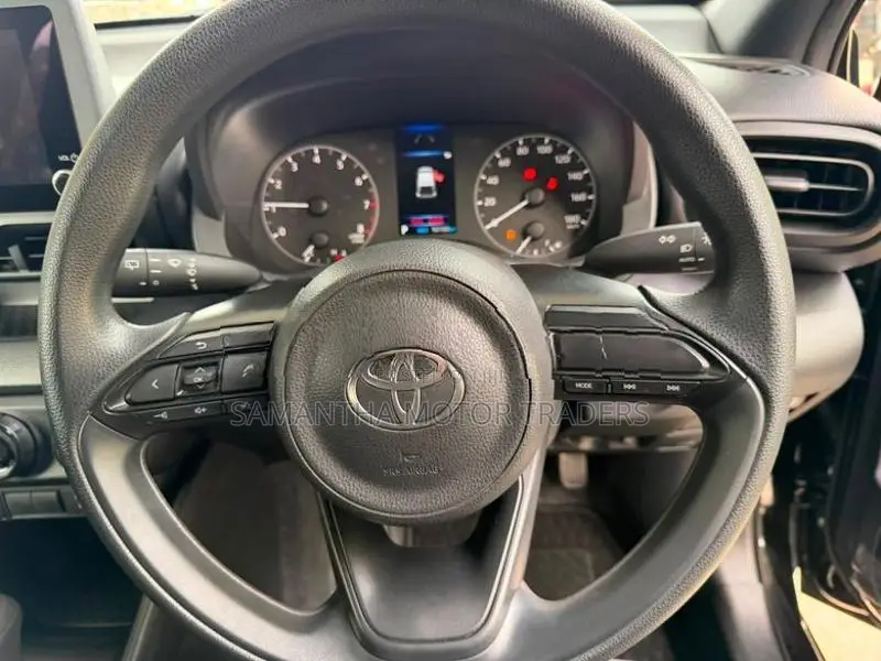 Toyota Yaris X Grade 2024