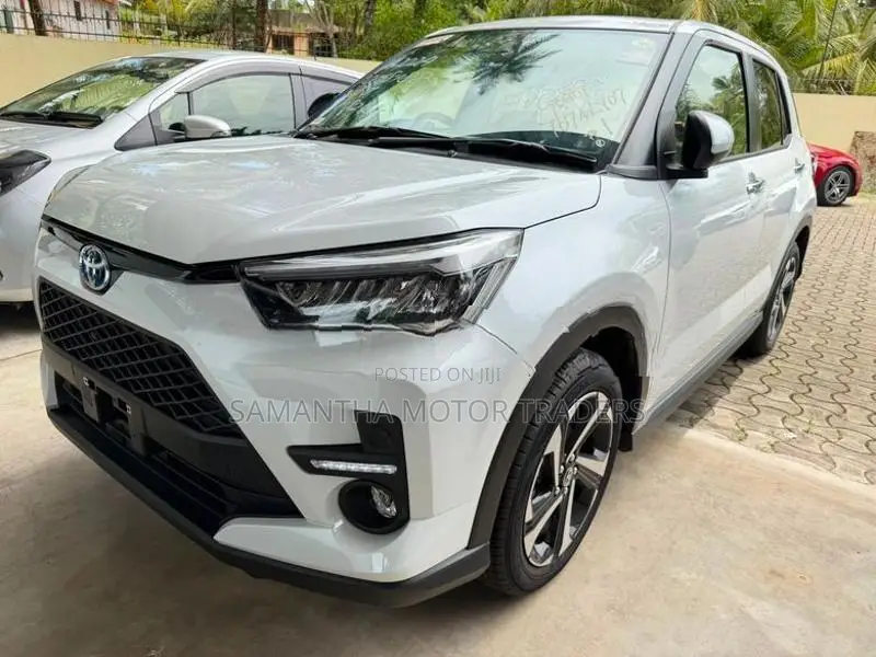 Toyota Raize Z Hybrid Bsm 2025