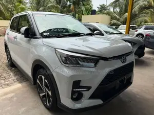Toyota Raize Z Hybrid Bsm 2025
