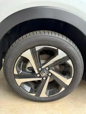Toyota Raize Z Hybrid Bsm 2025