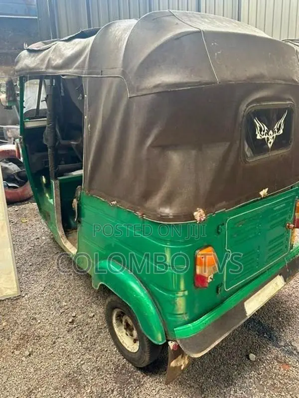 Bajaj RE 2010
