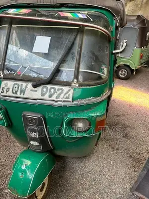 Bajaj RE 2010