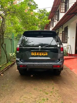 Mitsubishi Montero 2007