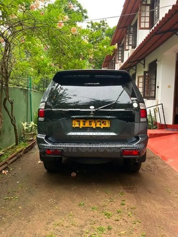 Mitsubishi Montero 2007