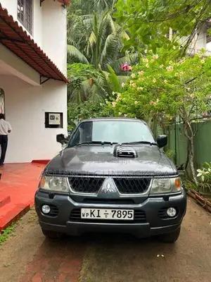 Mitsubishi Montero 2007