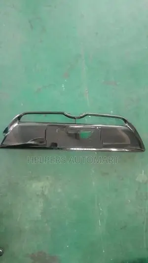 Toyota Aqua grill