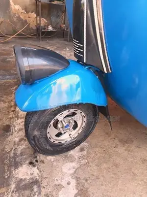 Bajaj RE 2008