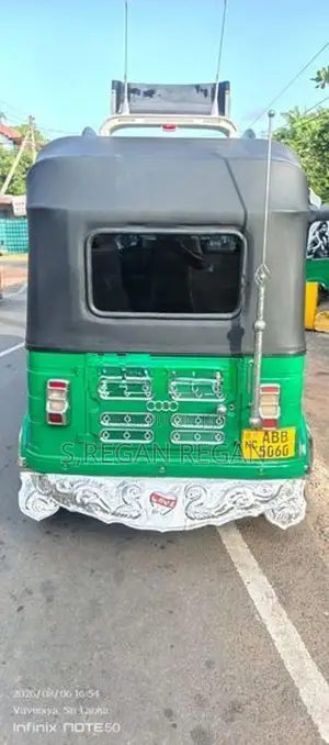 Bajaj RE 2015