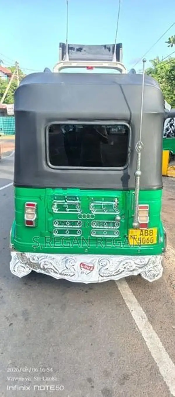 Bajaj RE 2015