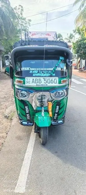 Bajaj RE 2015