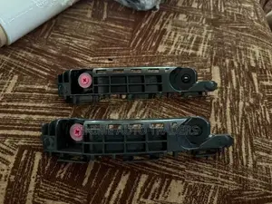 TOYOTA YARIS 210 BUMPER RETAINER LH