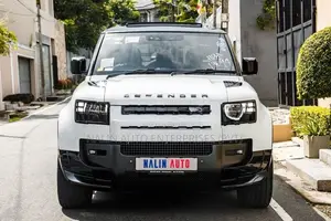 Land Rover Defender P300 FUJI WHITE 2026