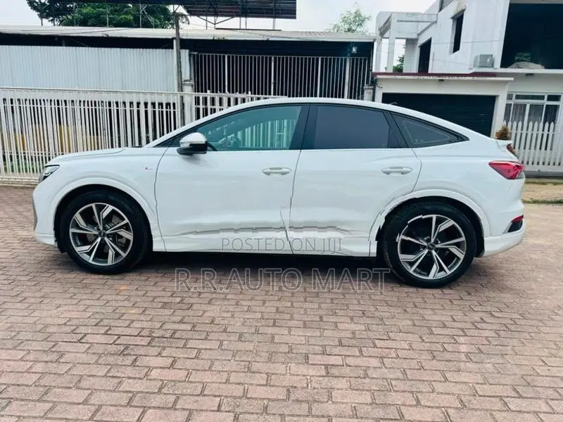 Audi Q4 E-Tron S Line 2024