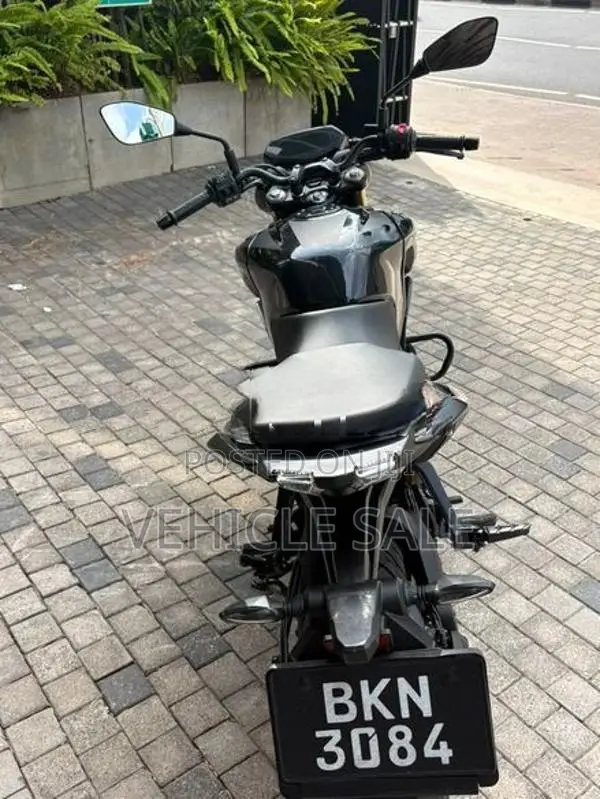 Bajaj Pulsar N160 2025