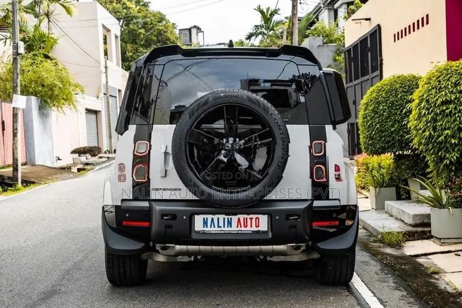 Land Rover Defender P300 BORASCO GREY 2026