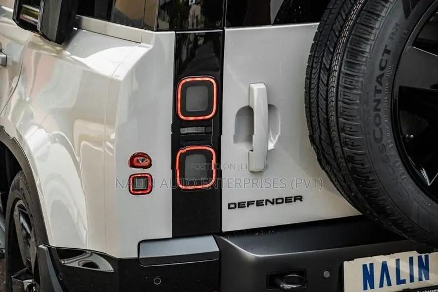 Land Rover Defender P300 BORASCO GREY 2026