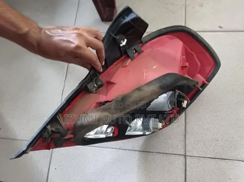 Nissan Tiiana J31 Left Tail Light