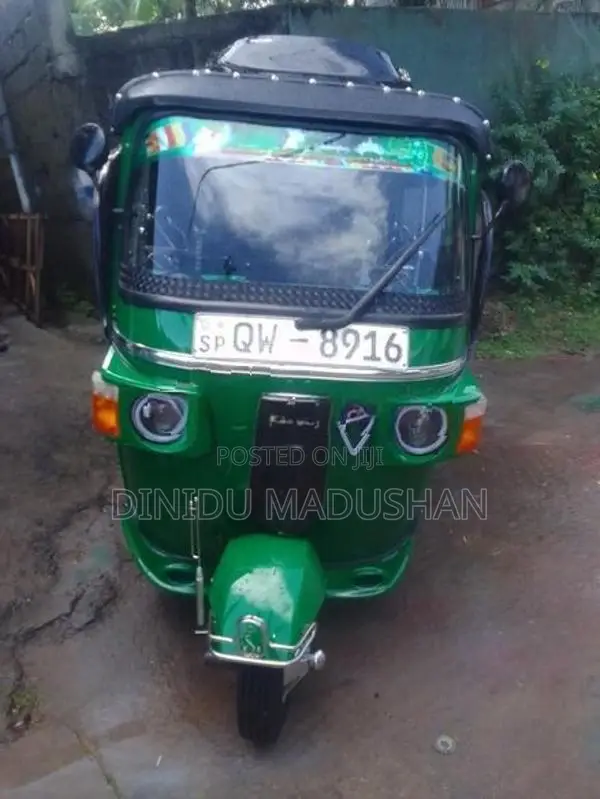 Bajaj RE qwertyuiopa 2010
