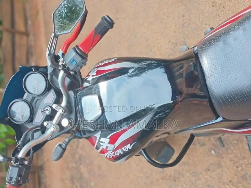 Bajaj Discover black red 2010