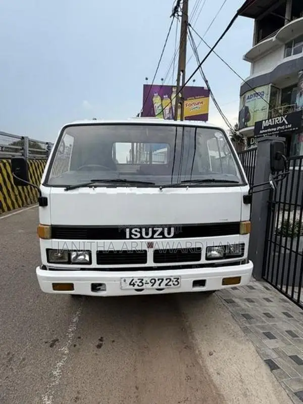 Isuzu NPR58L 1989