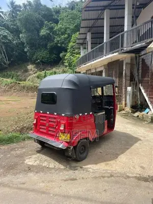 Bajaj RE Three Wheeler 2017