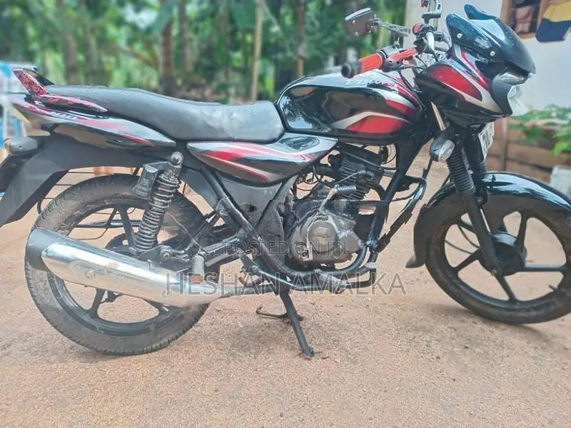 Bajaj Discover black red 2010