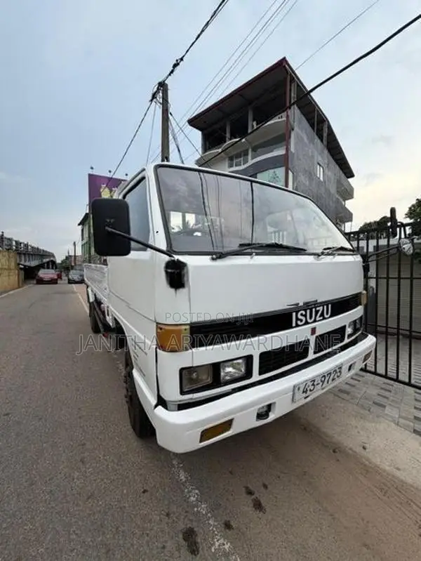 Isuzu NPR58L 1989
